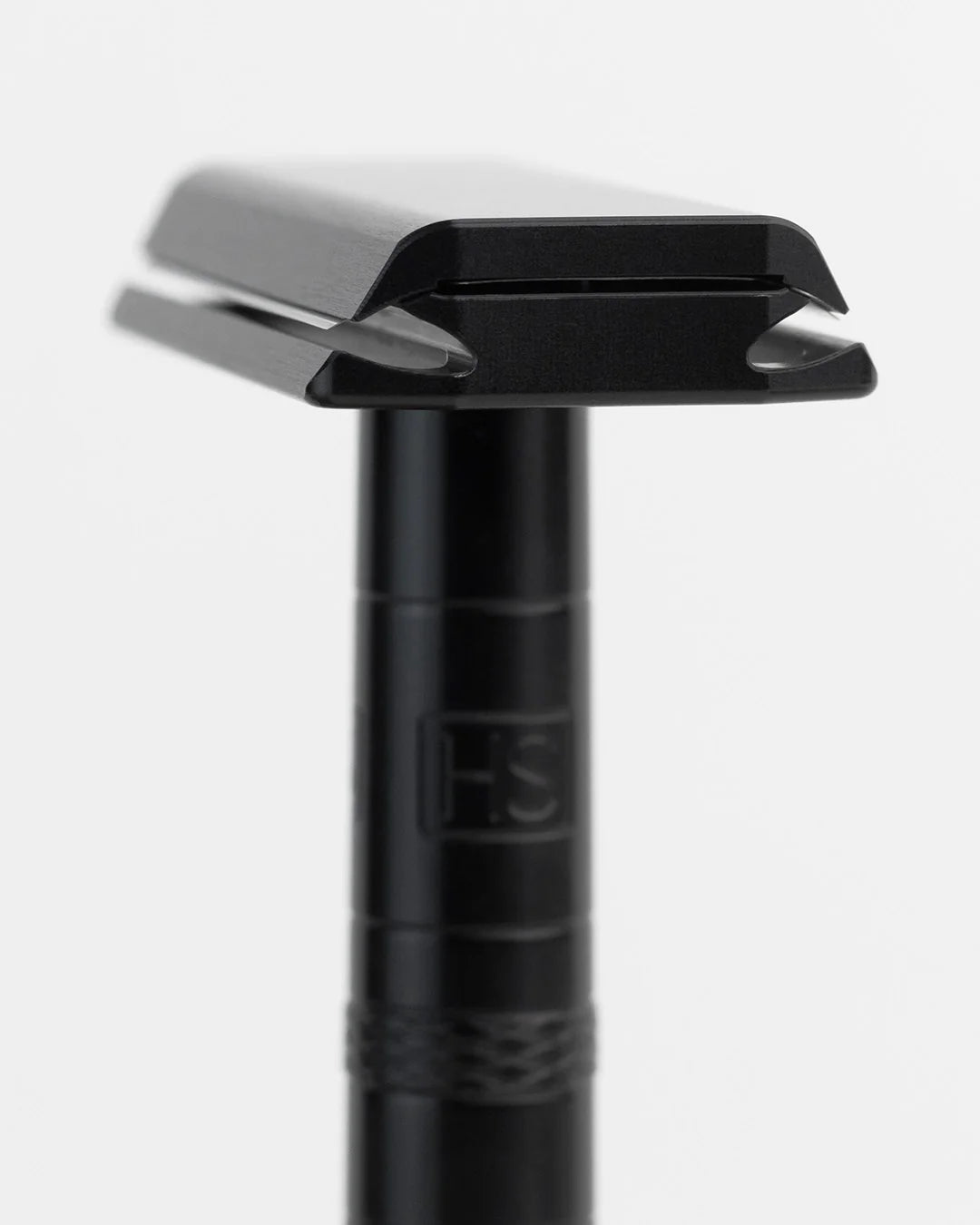 The Henson Razor in Jet Black