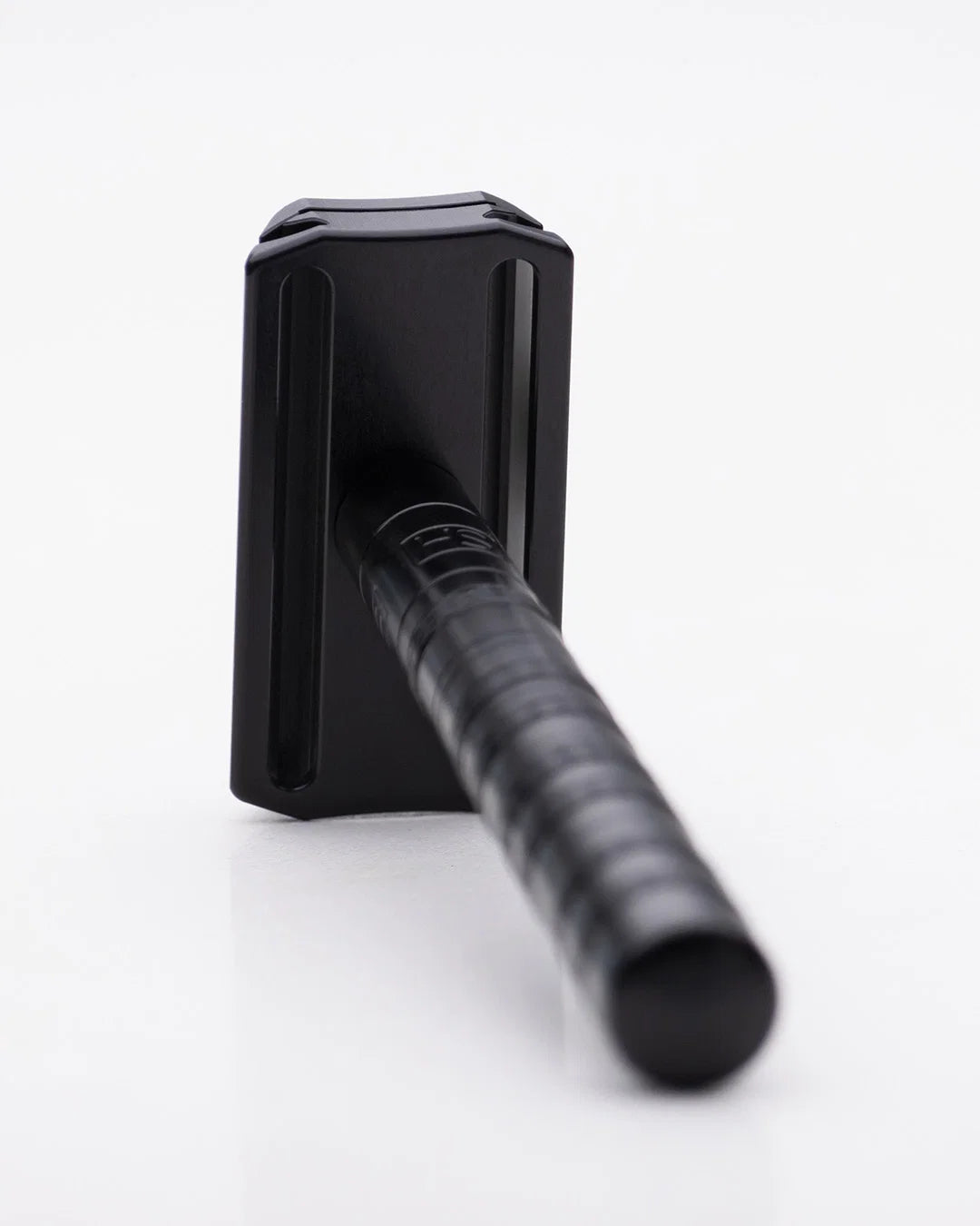 The Henson Razor in Jet Black